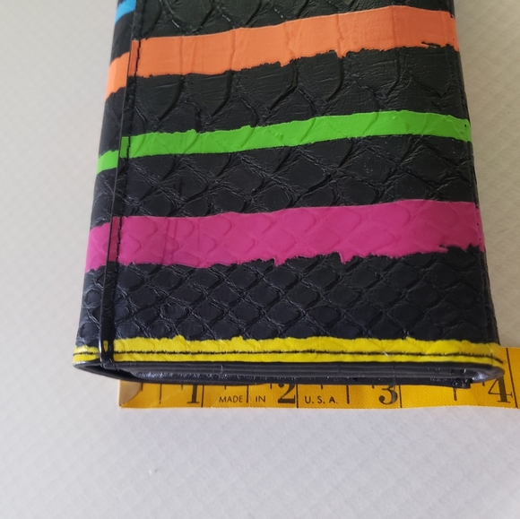 Brand New Victoria's Secret Striped Wristlet - Picture 4 of 6